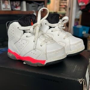 Retro Jordan 6 “ Infrared White ” toddler 5c in good condition
